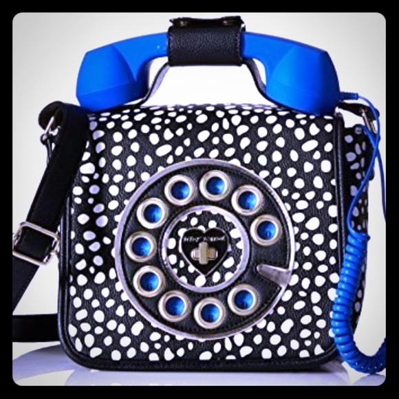 betsey johnson cell phone purse